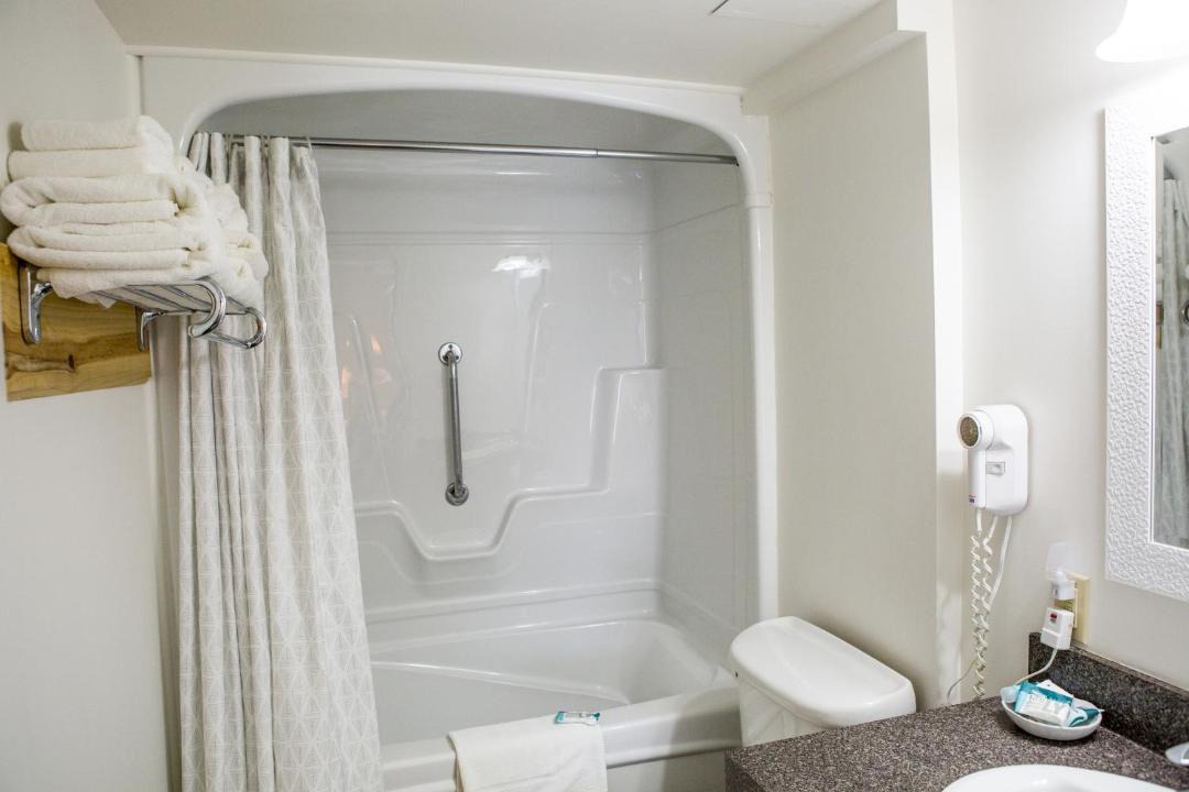 Photo of Bathroom in Lakefield