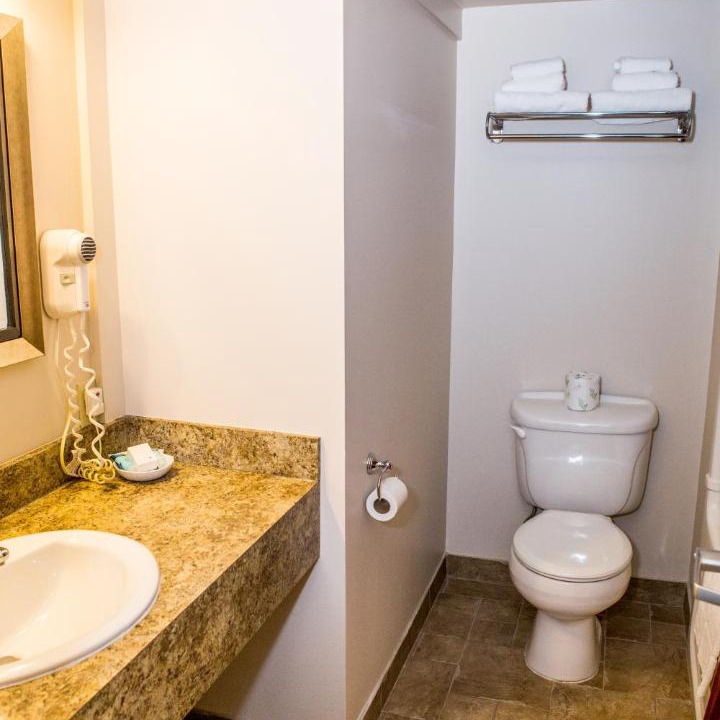Photo of Bathroom in Lakefield