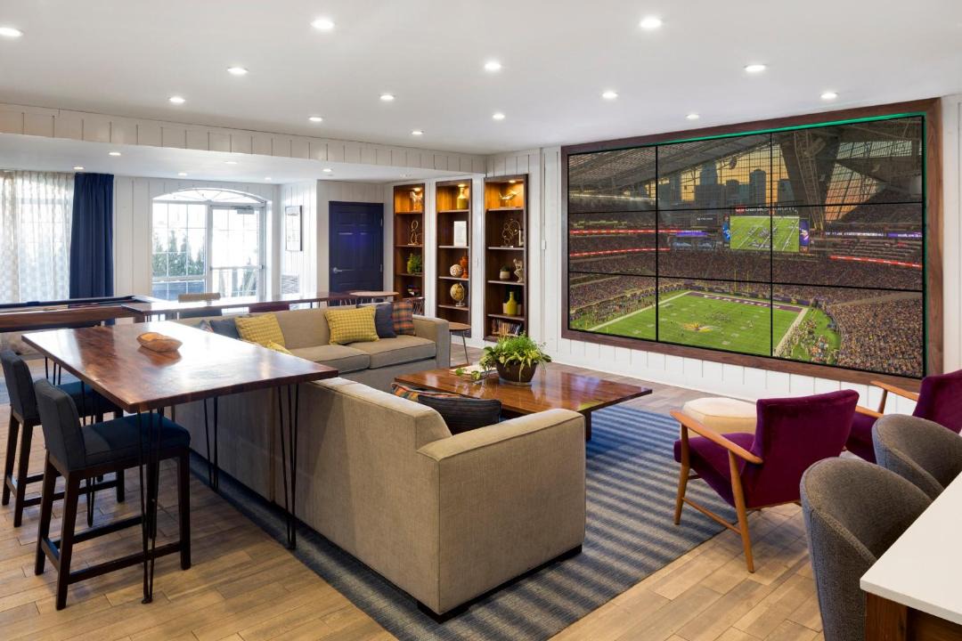 Photo of Livingroom in West Bloomington