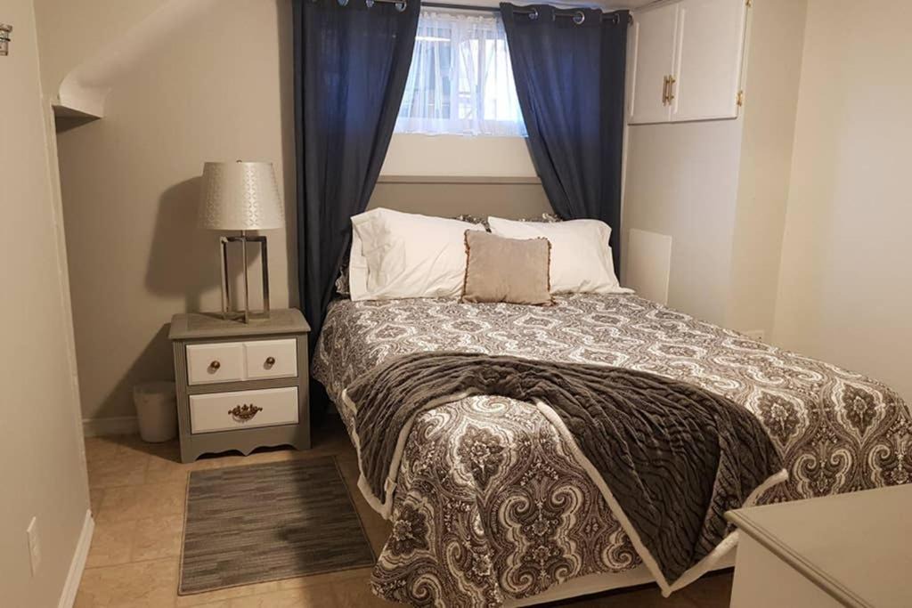 Photo of Bedroom in Sarnia