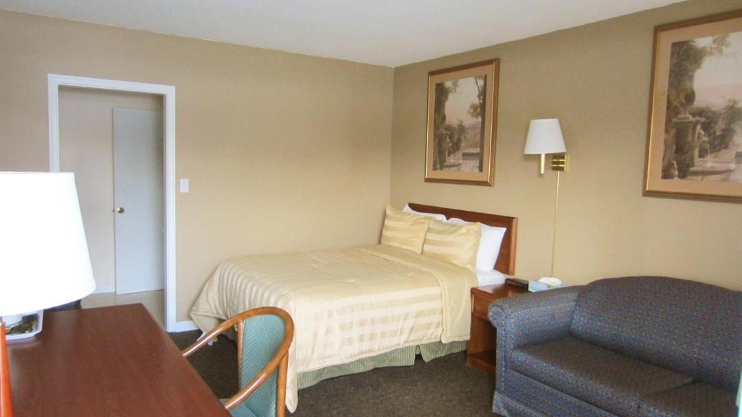 Photo of Bedroom in Lively