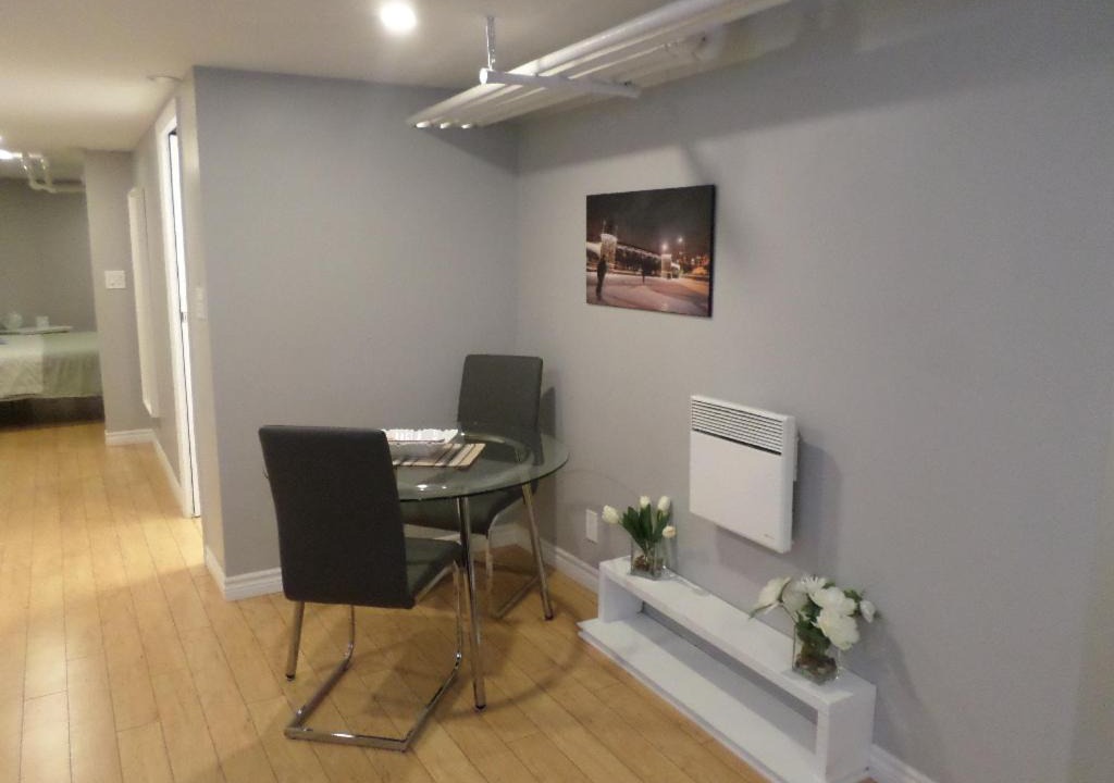Photo of Livingroom in Centretown