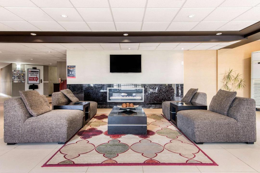 Photo of Livingroom in Northeast Mississauga