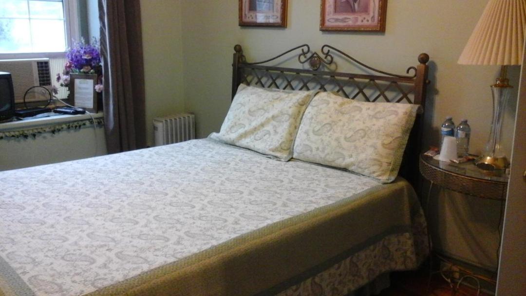 Photo of Bedroom in Merrickville
