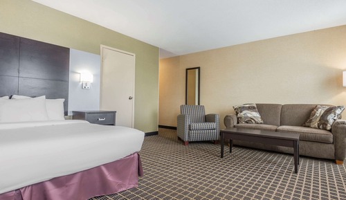 Suite, 1 King Bed, Non Smoking