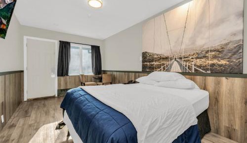Deluxe Queen Room