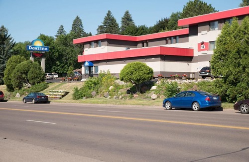Endion Hotel | Days Inn by Wyndham Duluth Lakewalk
