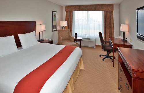 Brockville Hotel | Holiday Inn Express Hotel & Suites Brockville, an Ihg Hotel
