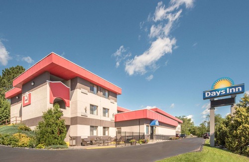Endion Hotel | Days Inn by Wyndham Duluth Lakewalk