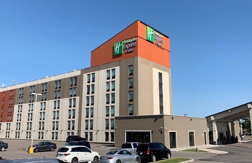 Northeast Mississauga Hotel | Holiday Inn Express & Suites Toronto Airport West, an Ihg Hotel