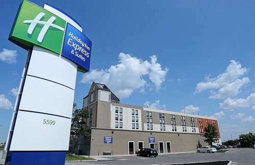 Northeast Mississauga Hotel | Holiday Inn Express & Suites Toronto Airport West, an Ihg Hotel