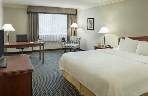 Wynford-Concorde Hotel | Toronto Don Valley Hotel and Suites