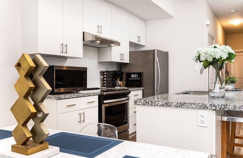 North York Apartment | Toronto Co-Living Luxury