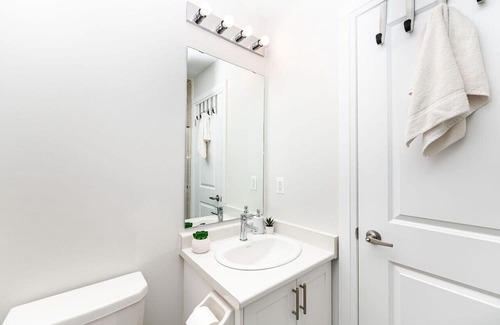 North York Apartment | Toronto Co-Living Luxury