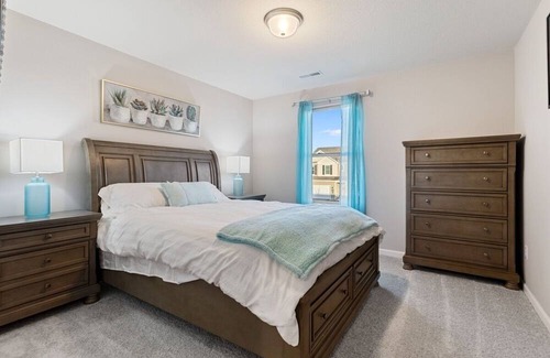 Blaine House | MARMON RETREAT w/private hot tub & theater