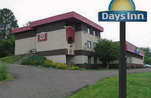 Endion Hotel | Days Inn by Wyndham Duluth Lakewalk