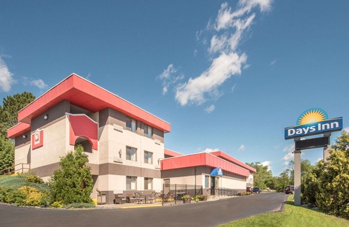 Endion Hotel | Days Inn by Wyndham Duluth Lakewalk