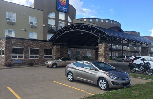 Medicine Hat Hotel | Comfort Inn & Suites Medicine Hat