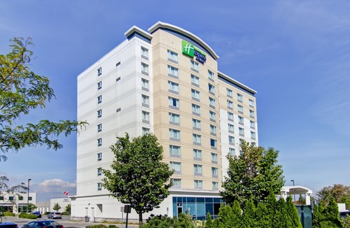 Richmond Hill Hotel | Holiday Inn Express Hotel & Suites Toronto - Markham, an Ihg Hotel