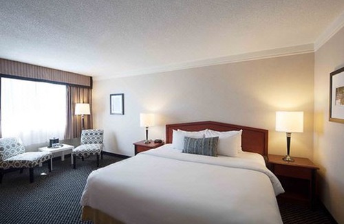 Wynford-Concorde Hotel | Toronto Don Valley Hotel and Suites