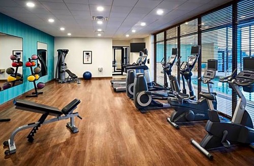 Glendale Hotel | 3-Star Hotel ∙ Holiday Inn Express - Niagara-On-The-Lake, an IHG Hotel