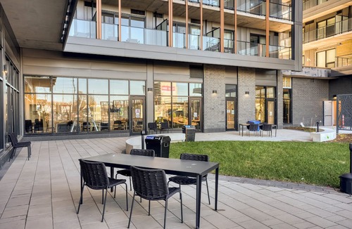 Cummings Condo | Fully-furnished 1BR unit near Cyrville LRT Train Station in Ottawa