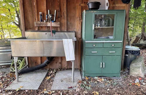 Winona Cabin | Private cabin and spa in the woods! Pet Friendly!