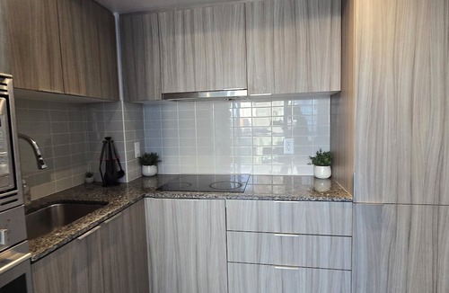 Bay Cloverhill Condo | Luxurious City Retreat with Stunning Views, Modern Amenities & Prime Location!nn