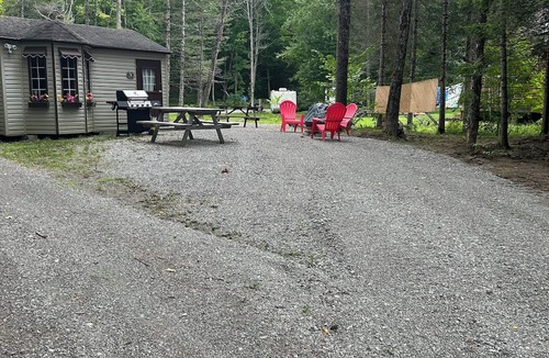 Gooderham Cabin | Cabin #2 feet away Gooderham Lake
