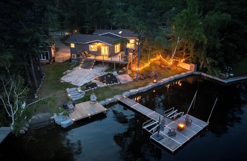 Trent Lakes Cottage | Relaxing Waterfront Oasis – Lakehouse on the Rocks