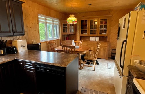Moonbeam Cottage | Wonderful Vacation Property, Three Bedroom Home on Remi Lake, Northern Ontario.