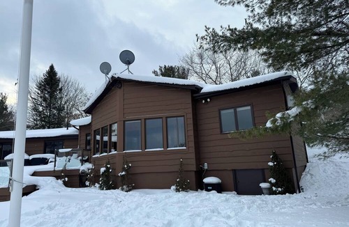 The Archipelago Cottage | Beautiful lakefront Georgian Bay Cottage in Pointe Au Baril, Family friendly