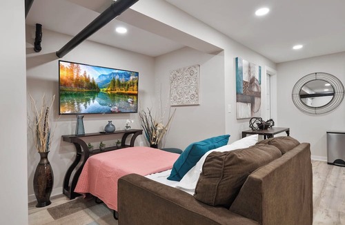 Union Park Apartment | Brand new, Great location, PET/kid friendly, FREE parking, quiet neighborhood!
