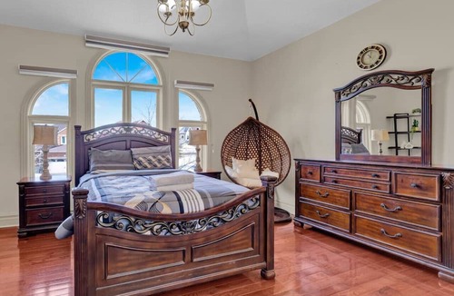 East Credit House | Bright & Private Queen Suite with Modern Amenities