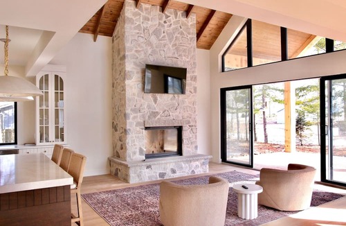 Long Point Cottage | Shore View Lake House - Luxury Rental