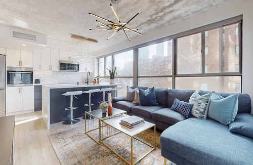 Old Town Condo | Downtown Toronto Delight: The Cozy 3-Bedroom