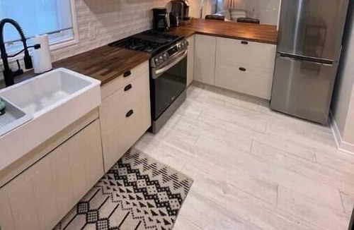 Pefferlaw Cottage | Cozy Modern Cottage Steps From The Wate