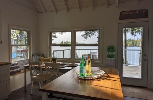 Selwyn Cottage | The Magnolia Cottage - Escape to the Lake at our Picturesque Family Cottage