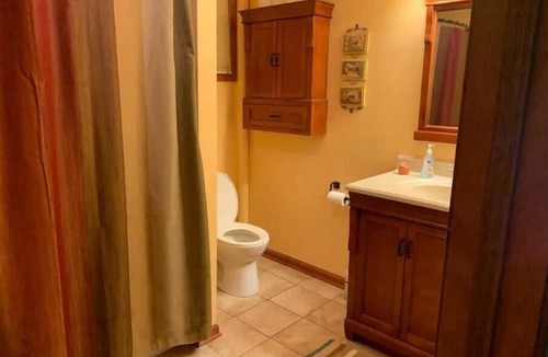 Harris House | Cozy lake place close to the cities on Goose Lake