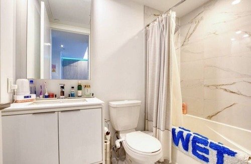 Garden District Apartment | Cozy 1 bedroom home in the heart of downtown Toronto