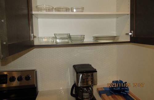 Ottawa Division House | New Modern & Classy 4BD/3.5 Bath Townhome|SelfCheck-In+Parking & Kitchen-Kanata