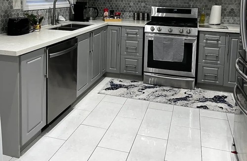 Malton House | 3 Bed Room2 full Wash Room entire Apt, 5 km to Pearson Airport, Sleeps up to 7,