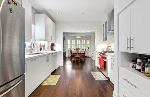Humewood-Cedarvale House | Warm Retreat with Sauna, Fitness, & Outdoor Bliss!