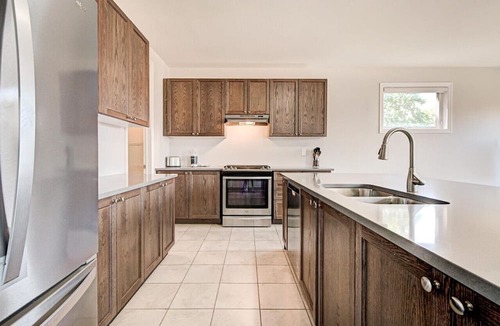 Downsview House | Downsview Park Private Bedroom B