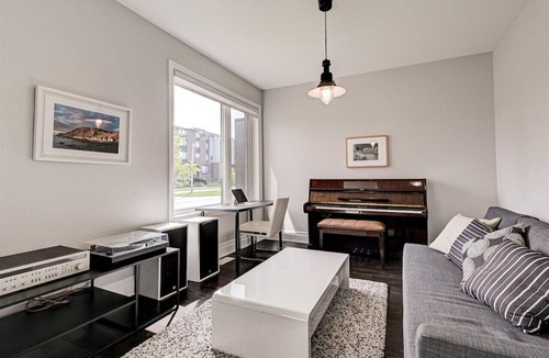Downsview House | Downsview Park Private Bedroom C