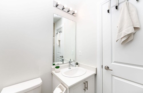 North York Apartment | Toronto Co-Living Luxury