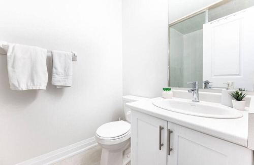 North York Apartment | Toronto Co-Living Luxury