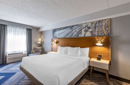 Point Edward Hotel | Comfort Inn Sarnia