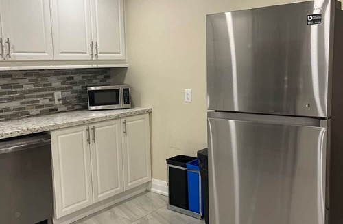 Churchill Meadows Apartment | Brand New Luxury Haven: Spacious 1BR Basement Gem with Modern Elegance Galore!