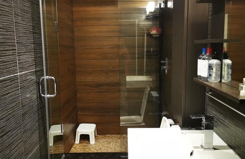 Palmerston House | Spacious Private Room in Central Downtown Toronto,close to University of Toronto